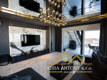 Luxusný penthouse v Chorvátsku/Sukošane – Jedinečná príležitosť na výnimočnom mieste pri mori!